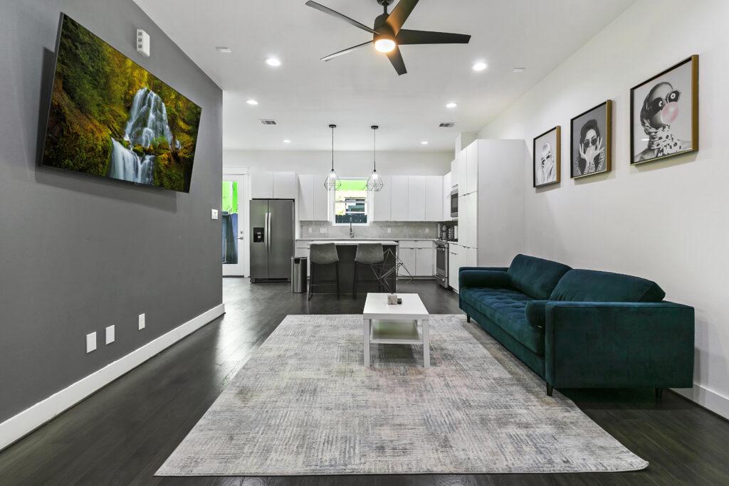 Hollister | Spring Branch | Houston, TX